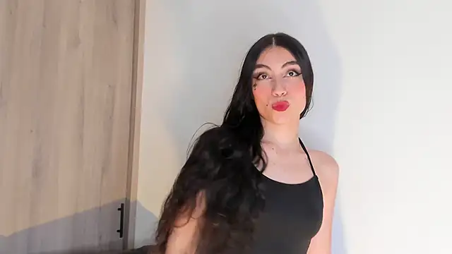 Snapshot of BritanyLnx chatting on October 29, 2025, 11:03 pm BritanyLnx online show from October 29, 2025, 11:03 pm