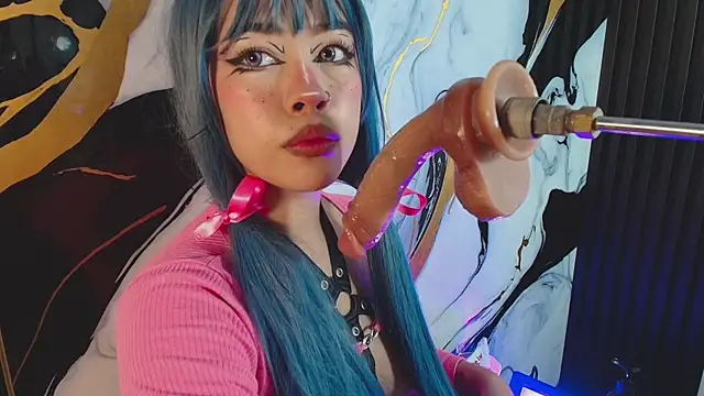 Snapshot of sophiie18 chatting on November 18, 2025, 10:24 pm sophiie18 online show from November 18, 2025, 10:24 pm