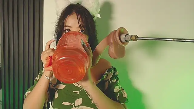 Snapshot of sophiie18 chatting on November 12, 2025, 8:34 pm sophiie18 online show from November 12, 2025, 8:34 pm