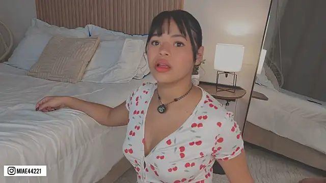 Little Emma 11 online show from April 2, 2026, 3:08 pm