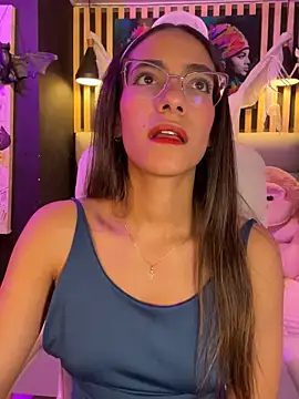 elegant  rouse online show from November 3, 2025, 9:40 pm