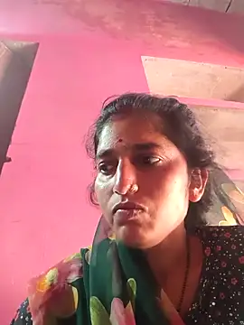 Snapshot of Pooja_shre chatting on May 2, 2026, 2:17 am Pooja shre online show from May 2, 2026, 2:17 am