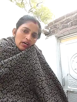 Snapshot of Pooja_shre chatting on November 16, 2025, 2:16 am Pooja shre online show from November 16, 2025, 2:16 am