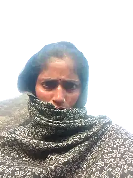 Snapshot of Pooja_shre chatting on November 26, 2025, 3:28 am Pooja shre online show from November 26, 2025, 3:28 am