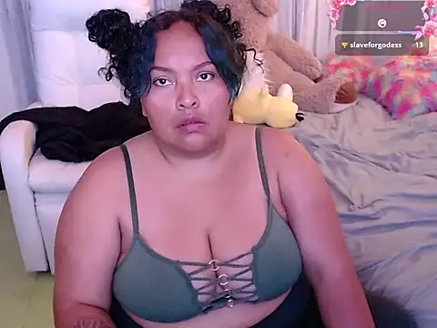 Snapshot of yvonne_jlove chatting on November 28, 2025, 1:17 am yvonne jlove online show from November 28, 2025, 1:17 am