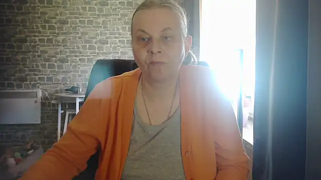 Diamond Bite online show from November 5, 2025, 11:02 am