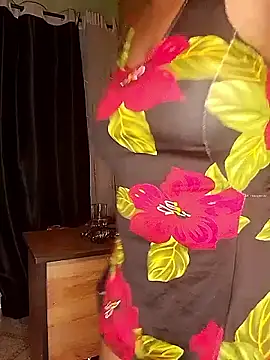 Snapshot of hot_princesss chatting on November 8, 2025, 4:10 pm hot princesss online show from November 8, 2025, 4:10 pm