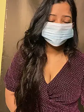 simmi78 online show from November 3, 2025, 10:08 am