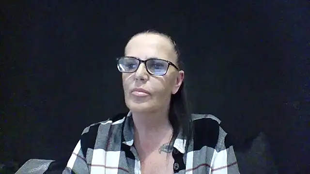 Snapshot of Raven_Blue_xox chatting on November 12, 2025, 6:34 pm Raven Blue xox online show from November 12, 2025, 6:34 pm