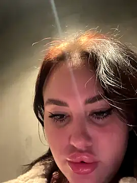 KiraSunshine online show from October 26, 2025, 3:40 am