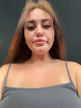 KiraSunshine online show from February 26, 2026, 4:45 am