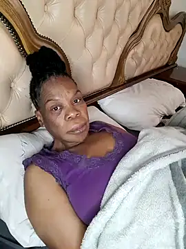 Snapshot of Hotcougar chatting on December 15, 2025, 5:24 am Hotcougar online show from December 15, 2025, 5:24 am