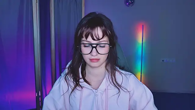 KiraVair online show from April 15, 2026, 3:49 pm