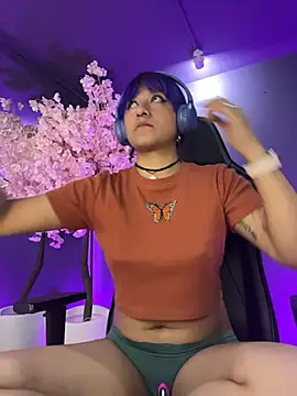 Snapshot of LuanEter chatting on November 30, 2025, 2:18 pm LuanEter online show from November 30, 2025, 2:18 pm