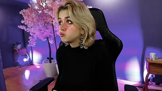 Navier   online show from November 5, 2025, 2:42 pm