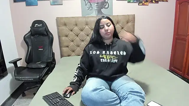dahianncollins online show from October 21, 2025, 1:21 pm