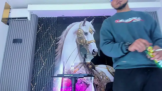 handsome boys22 online show from November 21, 2025, 4:17 pm