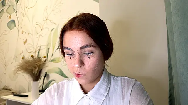 LunaAfrodita online show from October 28, 2025, 5:23 pm