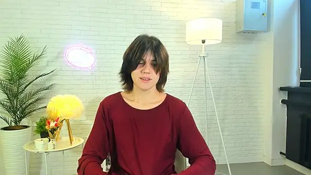 ShandaHenein online show from October 21, 2025, 8:36 am