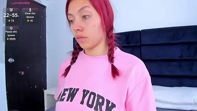 Snapshot of melanie_roux__ chatting on November 26, 2025, 12:38 pm melanie roux online show from November 26, 2025, 12:38 pm