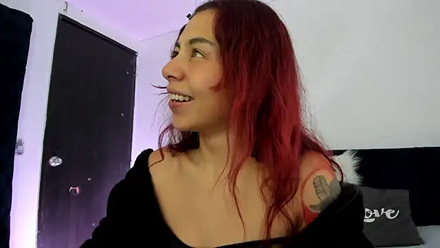 Snapshot of melanie_roux__ chatting on July 1, 2026, 12:49 pm melanie roux online show from July 1, 2026, 12:49 pm