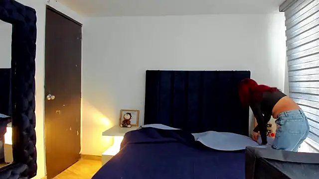 melanie roux   online show from March 26, 2026, 12:14 pm