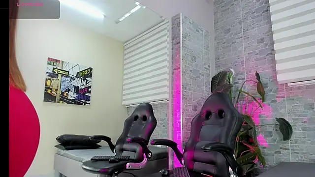 Snapshot of MiaCassel chatting on November 23, 2025, 12:04 pm MiaCassel online show from November 23, 2025, 12:04 pm