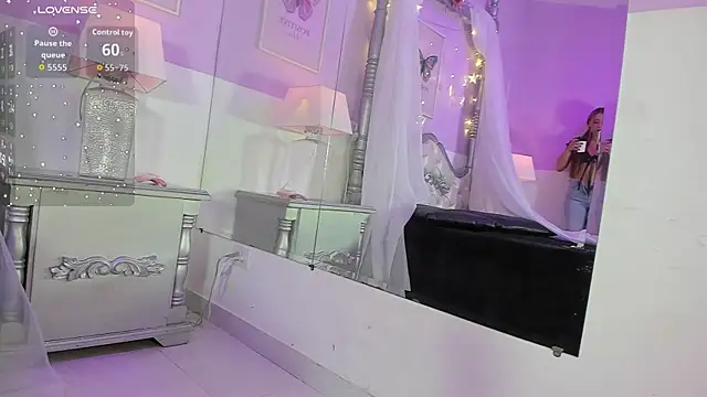 Snapshot of MiaCassel chatting on October 26, 2025, 12:27 pm MiaCassel online show from October 26, 2025, 12:27 pm