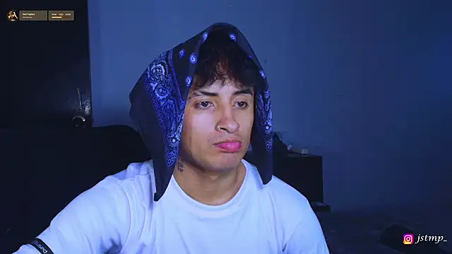 Snapshot of jhon_mendoza_ chatting on October 31, 2025, 10:16 pm jhon mendoza online show from October 31, 2025, 10:16 pm