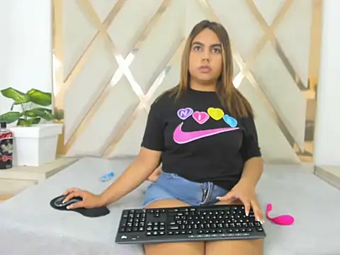 valentinaasm online show from March 31, 2026, 12:51 pm