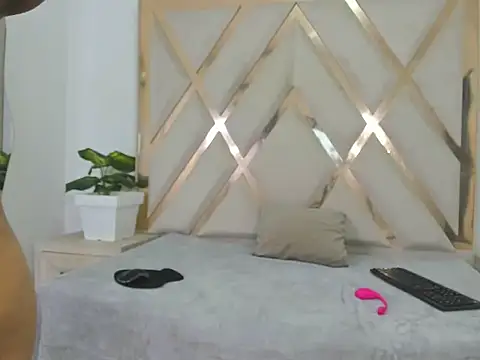 valentinaasm online show from March 28, 2026, 1:23 pm