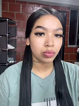Snapshot of tifanymonroe chatting on May 28, 2026, 8:37 pm tifanymonroe online show from May 28, 2026, 8:37 pm
