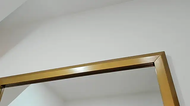 lucia lorenz online show from February 17, 2026, 11:29 am