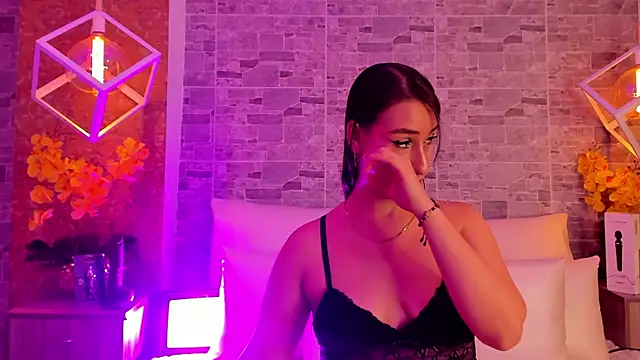 Catalina-Thompson online show from November 6, 2025, 12:09 pm