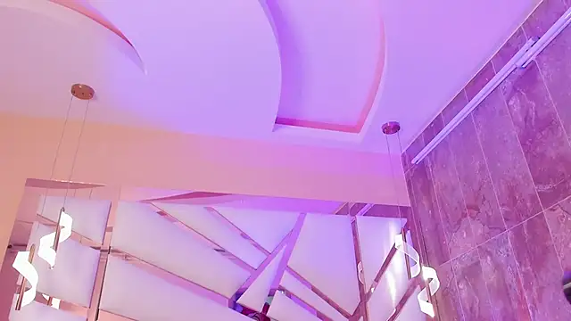 Catalina-Thompson online show from April 17, 2026, 11:57 am