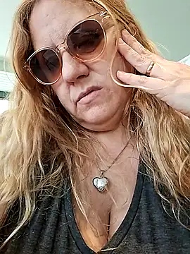 Snapshot of JennyInVegas chatting on October 23, 2025, 6:28 pm JennyInVegas online show from October 23, 2025, 6:28 pm