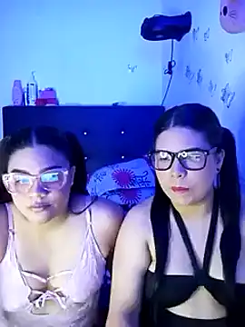 2moons full of love online show from November 3, 2025, 11:08 pm