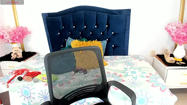 Snapshot of Inaya_Khalifa chatting on February 28, 2026, 1:27 am Inaya Khalifa online show from February 28, 2026, 1:27 am