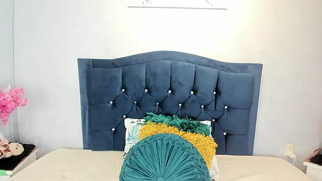 Snapshot of Inaya_Khalifa chatting on December 20, 2025, 4:10 pm Inaya Khalifa online show from December 20, 2025, 4:10 pm