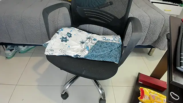 Snapshot of Inaya_Khalifa chatting on January 11, 2026, 3:13 am Inaya Khalifa online show from January 11, 2026, 3:13 am