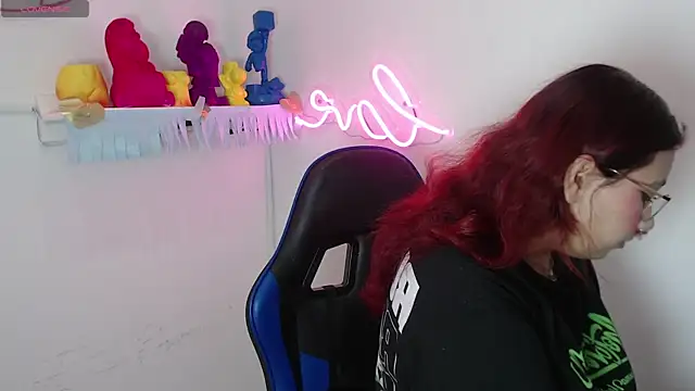 Snapshot of littlee_red chatting on November 14, 2025, 10:02 pm littlee red online show from November 14, 2025, 10:02 pm