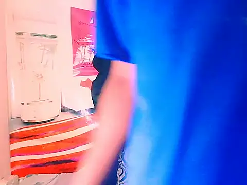 IndianThuggin online show from November 7, 2025, 4:33 pm