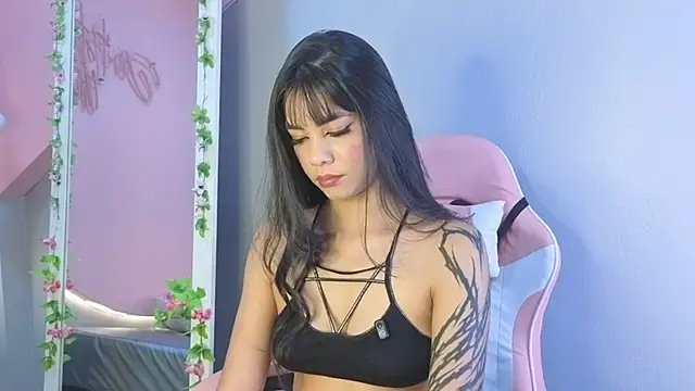 Snapshot of lulu_wonder chatting on May 11, 2026, 8:06 pm lulu wonder online show from May 11, 2026, 8:06 pm