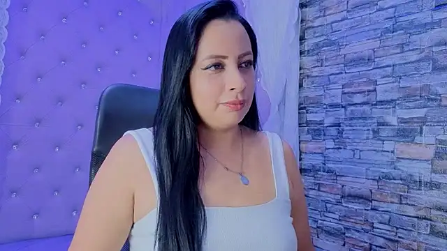 AshleyMontenegro online show from November 18, 2025, 7:28 pm