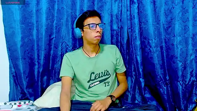 DavTwink3100 online show from February 9, 2026, 1:58 am