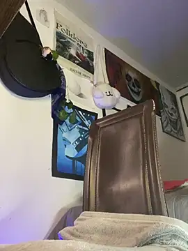 Snapshot of lukaOnline_ chatting on November 19, 2025, 2:22 am lukaOnline online show from November 19, 2025, 2:22 am