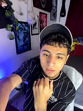 Snapshot of lukaOnline_ chatting on October 24, 2025, 4:33 am lukaOnline online show from October 24, 2025, 4:33 am