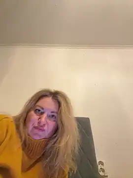 Snapshot of Amelia-Diamond chatting on November 27, 2025, 4:29 pm Amelia-Diamond online show from November 27, 2025, 4:29 pm