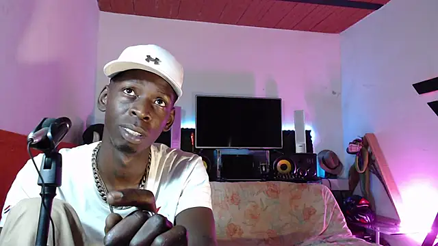 Black Paradice online show from November 4, 2025, 7:06 pm