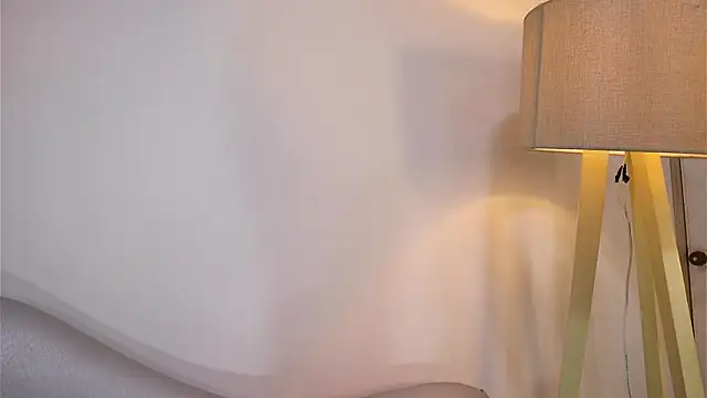 Scarlett Keller online show from November 7, 2025, 3:16 pm